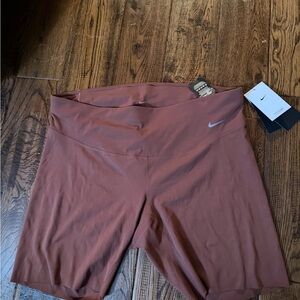 NWT NIKE DRI -FIT  Women’s Rust/Brick Training Bike Shorts Size XL